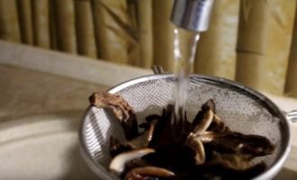 Суп з грибами і капустою. Простий рецепт грибного супу!