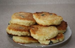 Сирники із сиру   6 класичних рецептів на сковороді