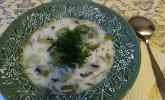 Сирний суп зі свининою та грибами за німецьким рецептом!