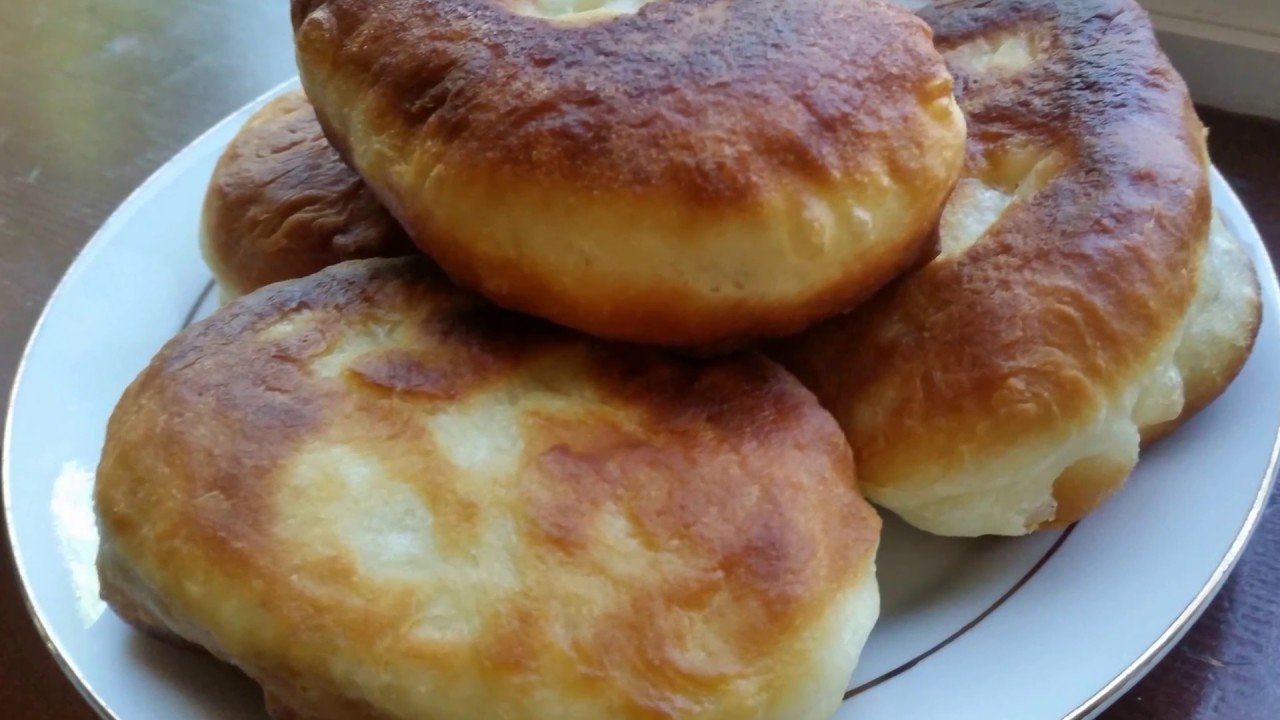 Тісто на кефірі для пиріжків на сковороді