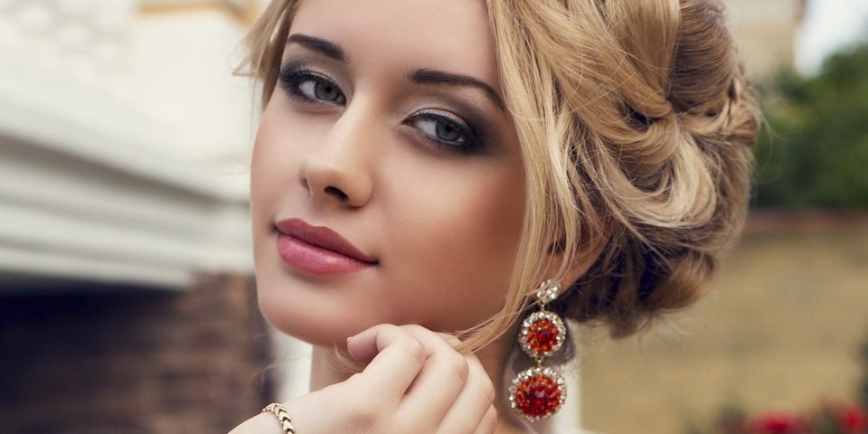 Види макіяжу на випускний: красивий і легкий, для карих, зелених і блакитних очей