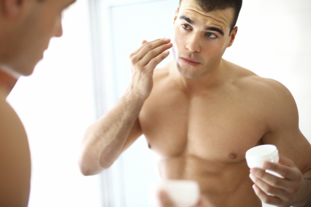 Все про причини появи прищів після гоління: як позбутися від висипки