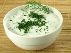 Вибираємо йогурт для заправки 🥗 салату і готуємо 4 соусу