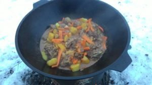 Печеня з яловичини з картоплею   смачні рецепти приготування