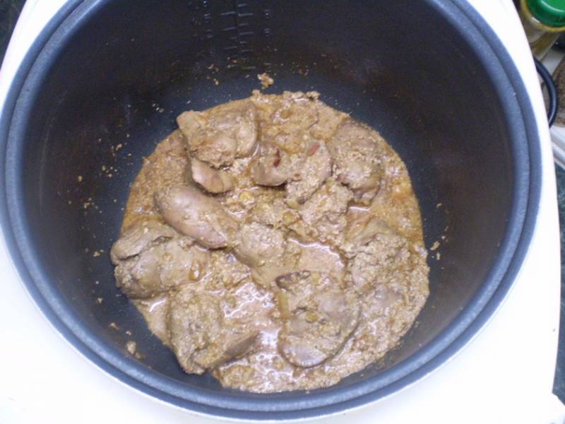 Яловича печінка в сметані   як приготувати на сковороді і мультиварці смачно і швидко
