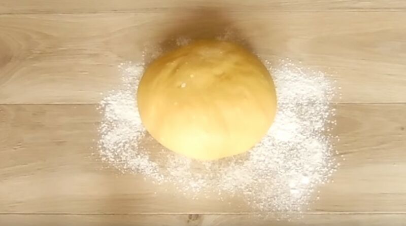 Торт «Медовик» зі сметанним кремом – класичні покрокові рецепти