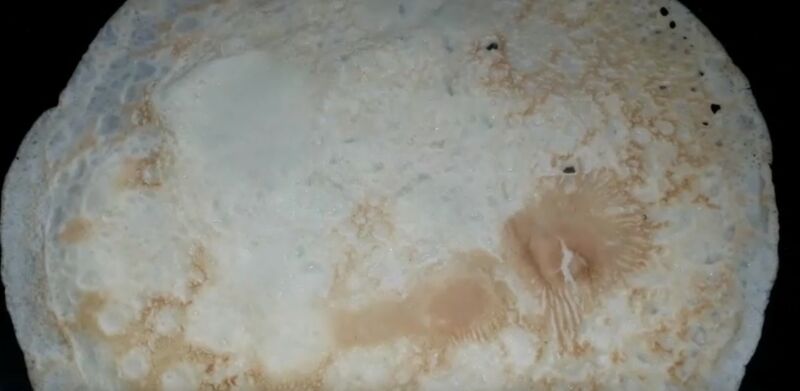 Тонкі млинці на воді з дірочками — 4 смачних покрокових рецепта