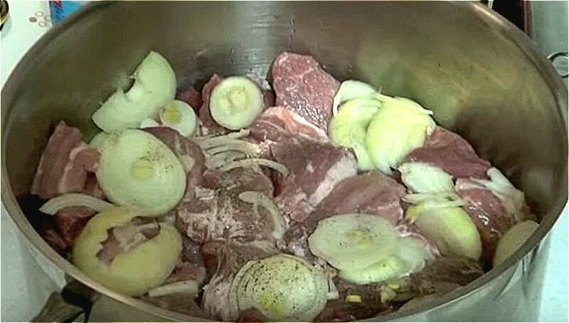 Як замаринувати шашлик зі свинини з оцтом і цибулею? Класичні рецепти шашлику з свинини з оцтом
