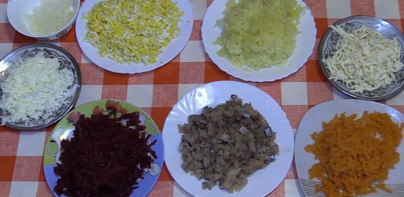 Салати на день народження: прості і смачні рецепти салатів для дня народження