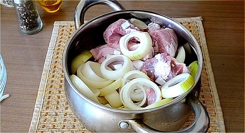 Як замаринувати шашлик зі свинини з оцтом і цибулею? Класичні рецепти шашлику з свинини з оцтом