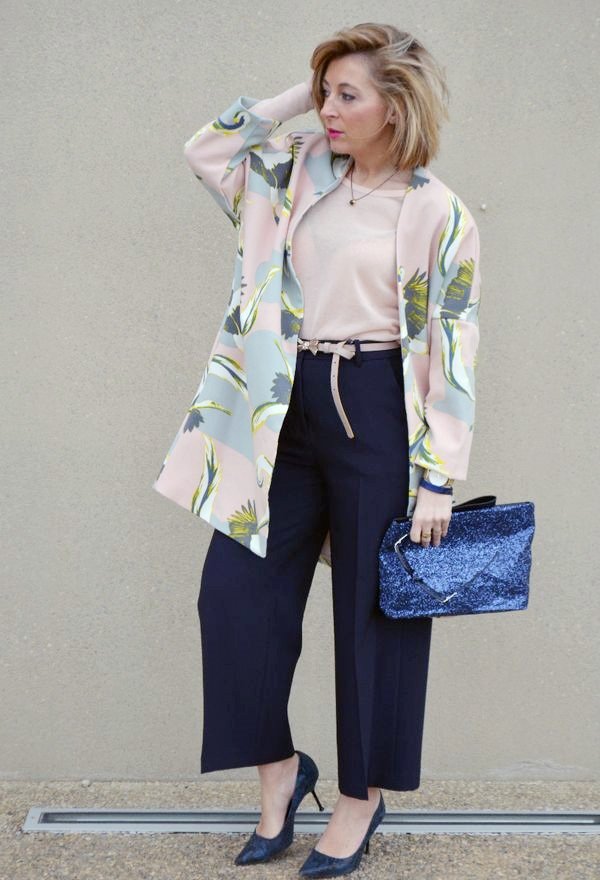 Літні штани для жінок після 50 років: стильні моделі, модні фасони, які стройнят, тренди, фото
