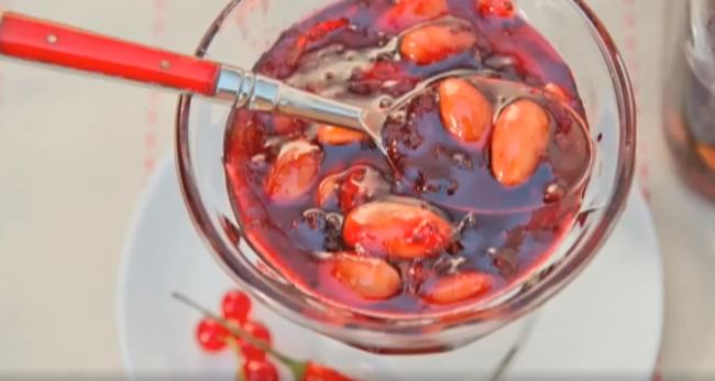 Варення із червоної смородини на зиму — прості рецепти густого варення