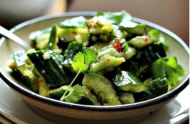 Биті огірки по китайськи — рецепти з кунжутним маслом і соєвим соусом