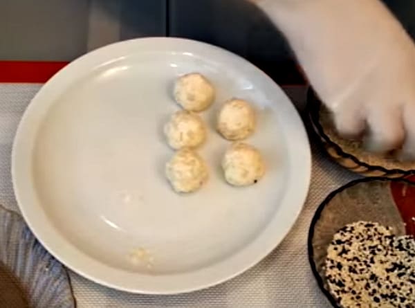 Святкова закуска з сирних кульок, 11 фантастично простих рецептів
