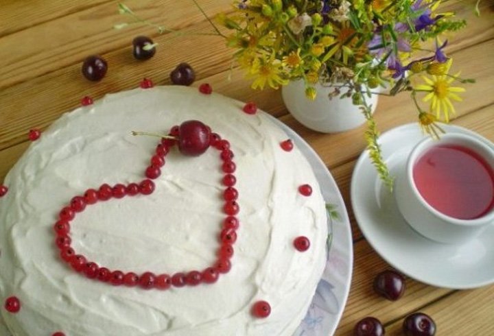 6 рецептів тортів на День народження мамі, які повинен знати кожен