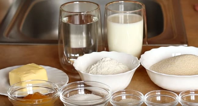 Млинці на дріжджах і молоці: рецепти товстих і тонких млинців, як у бабусі