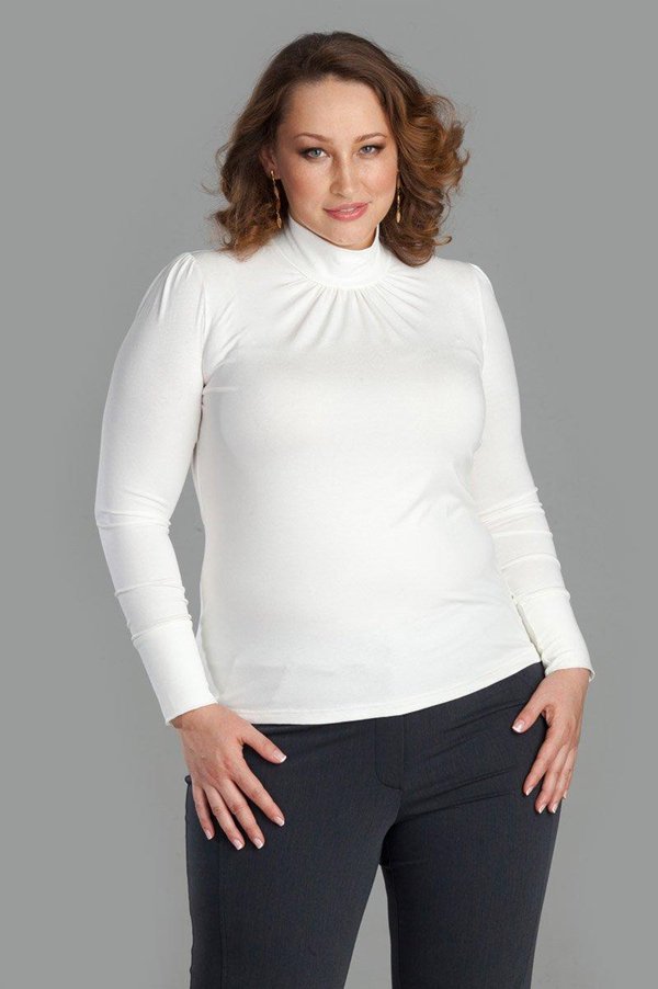 Біла водолазка: з чим носити, як поєднувати, фото модних образів