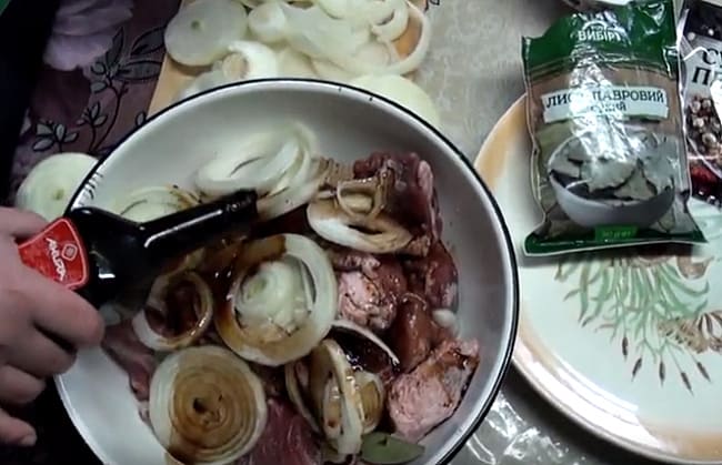 Маринад для шашлику з свинини з соєвим соусом