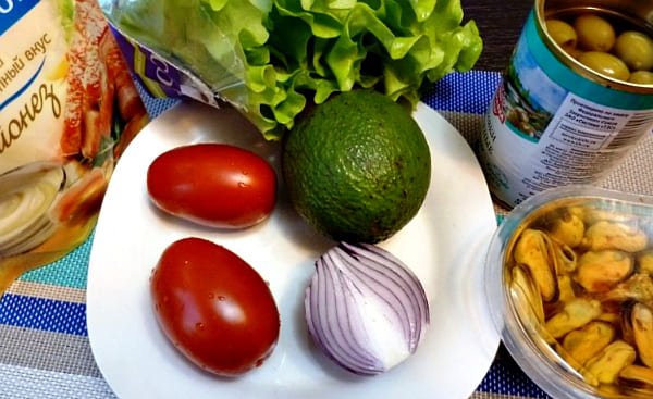 Салат з морським коктейлем — дуже смачні рецепти на святковий стіл