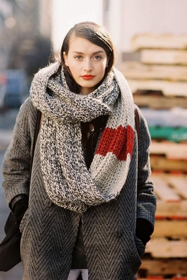 Як носити шарф з пальто: стильні і модні способи, фото образів