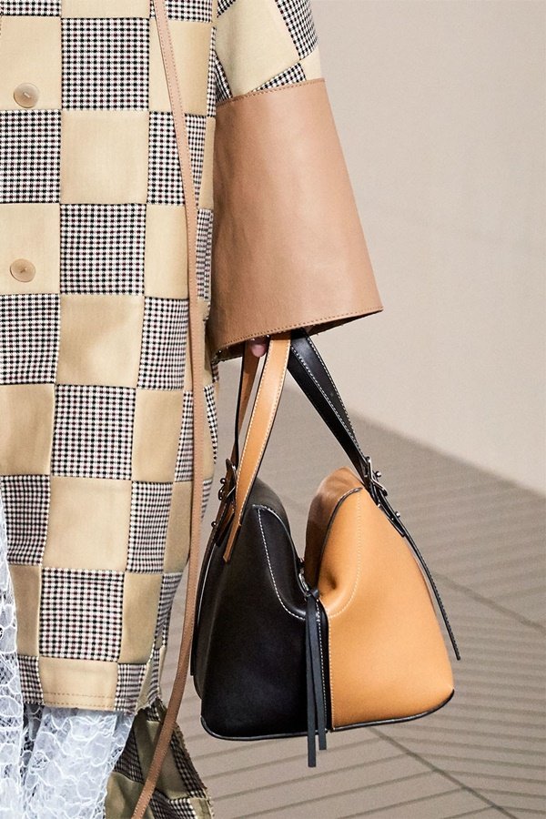 Модні сумки осінь 2020: фото, які сумки в моді, трендові кольори і принти, новинки