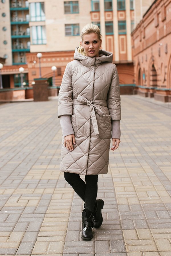 Пальто з капюшоном жіноче – осінь 2020 2021: модні кольори, моделі, тренди сезону, фото