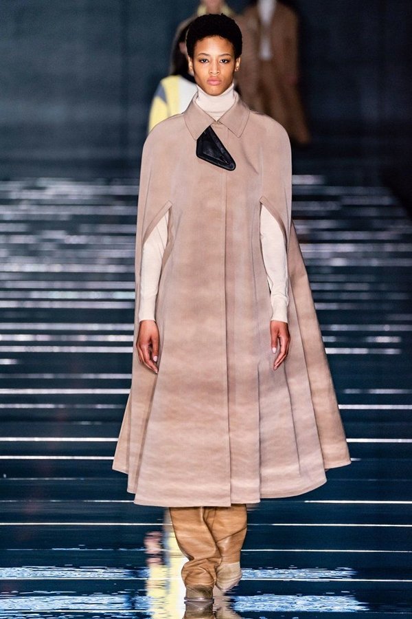 Трендові пальто весна осінь 2020 2021: модні силуети, кольори і фасони, фото