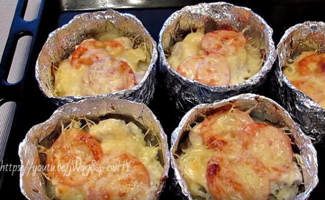Курка з картоплею в духовці — найсмачніші рецепти запікання