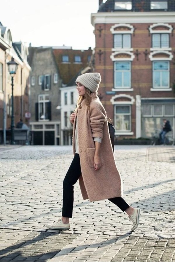 Пальто – з якою шапкою носити, як поєднувати: фото модних образів