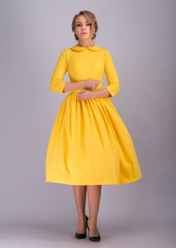 Плаття на Новий рік 2022: фото для жінок 40 років: модні кольори, тренди