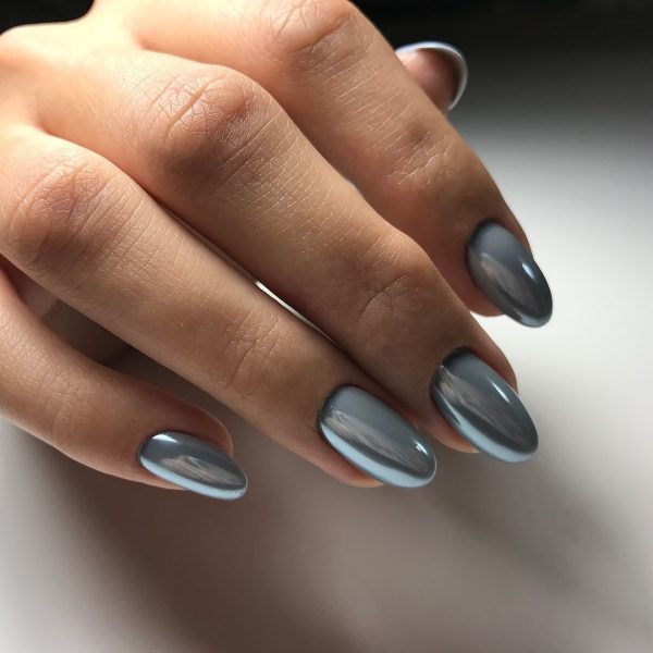 Сріблястий дизайн нігтів 2020: модні тренди в манікюрі, фото