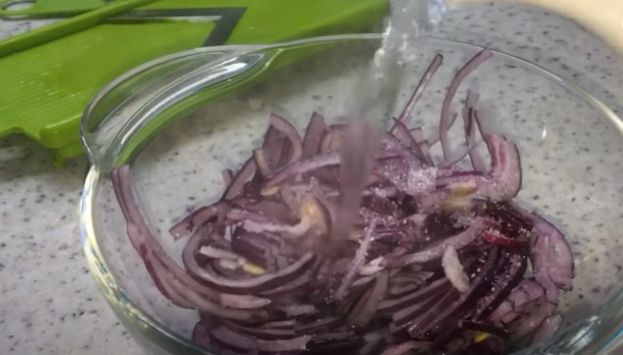 Салати з кальмарами – рецепти простих і смачних салатів