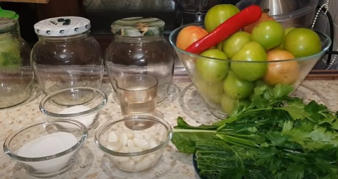 Зелені помідори на зиму – найбільш прості і смачні рецепти